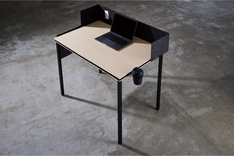 Keeps a large working area even with the compact top board